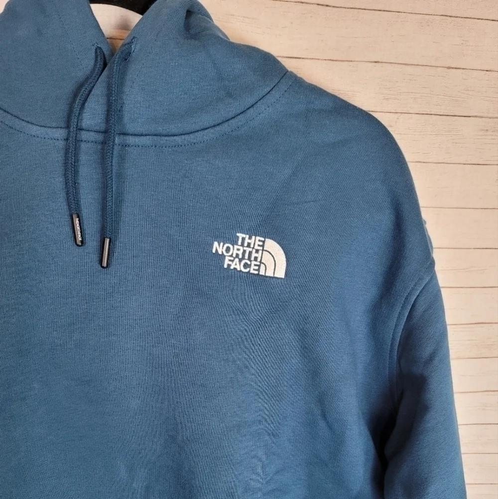 The North Face Essential Hoodie in Montery Blue, sz Medium